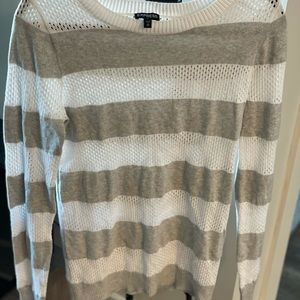 Light weight sweater